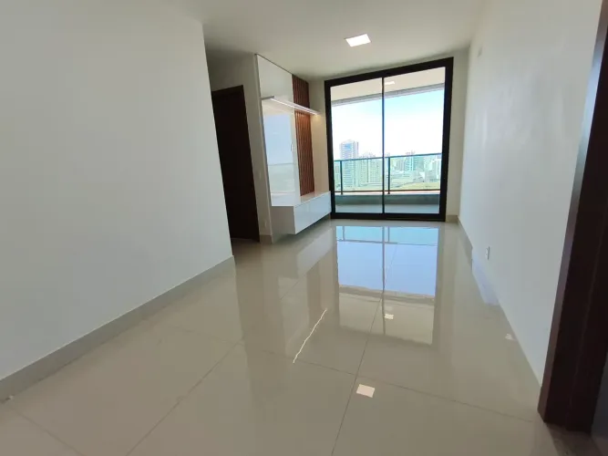 Lindo Apto 2 Qts com Suíte, Varanda e 2 Vagas, Nascente, Vista Livre