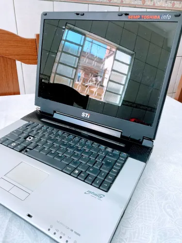 Notebook Sti is1525