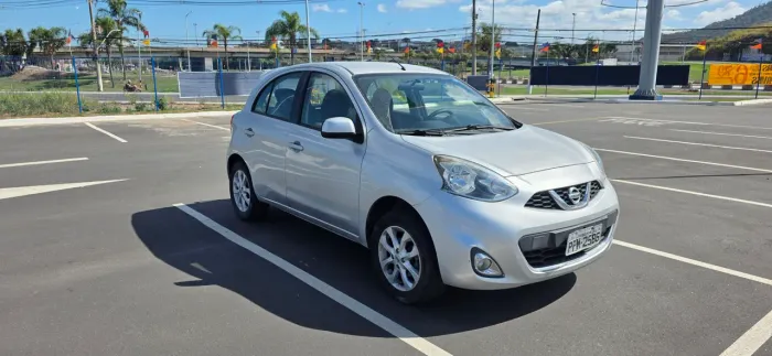 Nissan March SV 1.0 12V Flex 5P 2015