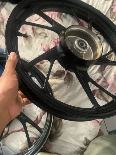 Rodado pé de galo aro 18 original Honda