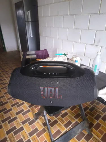 Caixa de som JBL bombox 4