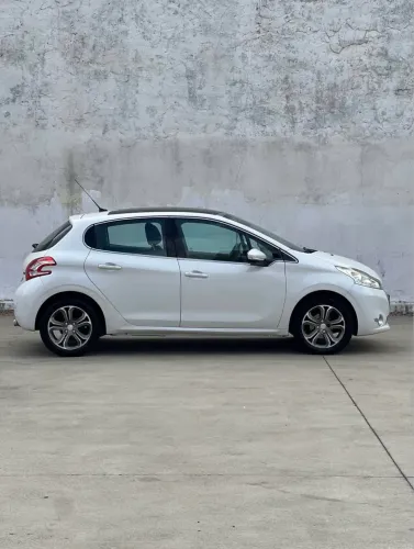 Peugeot 208 Griffe 1.6 Flex 16V 5P Aut. 2014