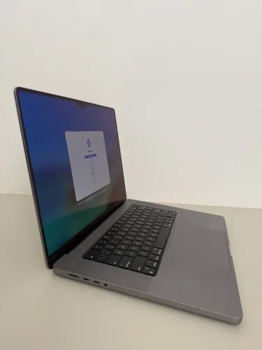 MacBook Pro 16" 2021 M1 Pro 16GB RAM 512GB SSD Tela XDR