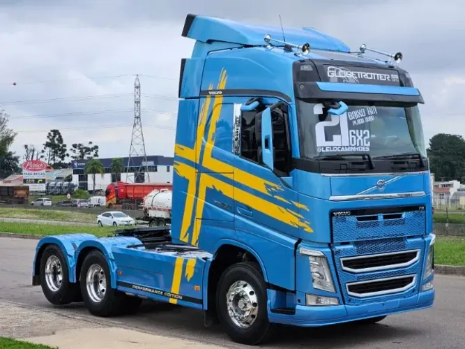 Volvo FH 460 6x2 Globetrotter Ano 21 Personalizado Plano Ouro de Manutenção Baixo km