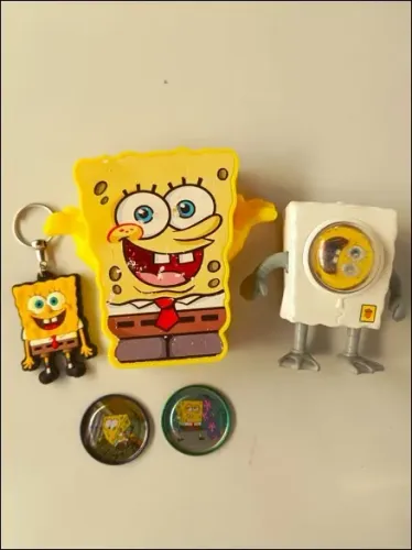 Colecionáveis Bob Esponja Máquina de Lavar Burger King 2011 Viacom + 2 Tazos Titanium Bob 