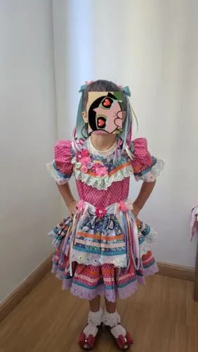 Vestido Caipira de Luxo Infantil + 2 Laços de Cabelo (Kit Completo)