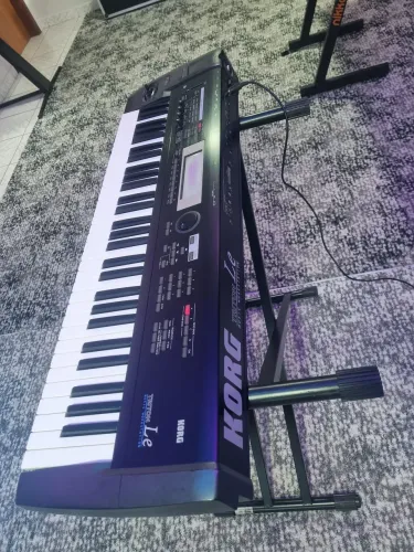 Teclado Korg Triton Le 61