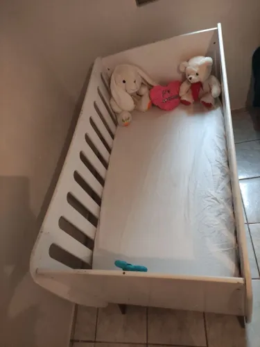 Vende se berço com colchão