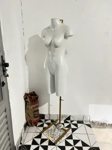 Vendo manequim 