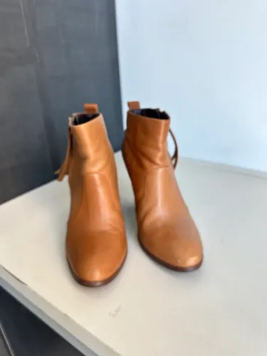 Bota feminina Santa Lolla - cor caramelo