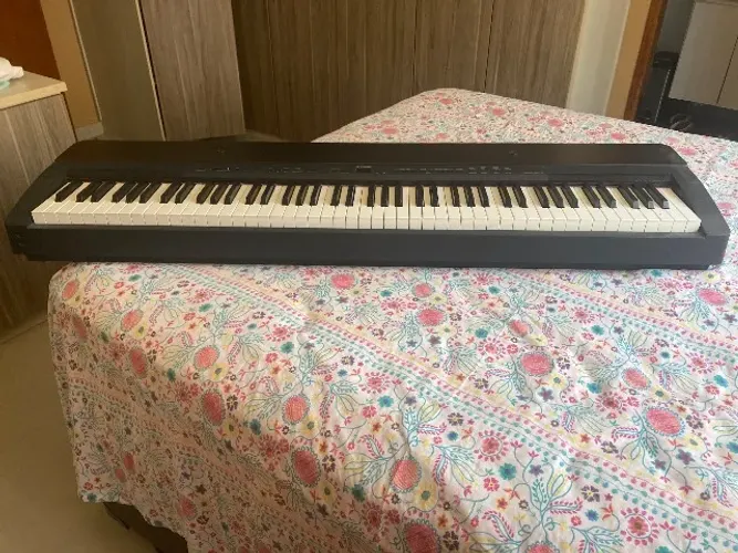 Piano eletrônico Yamaha em perfeito estado
