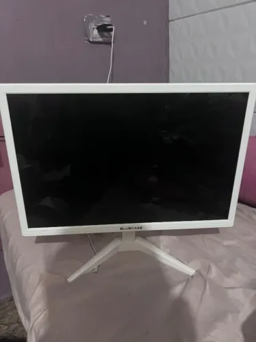 Monitor bluecase 19P VGA/HDMI 1920x1080 Full HD branco voke