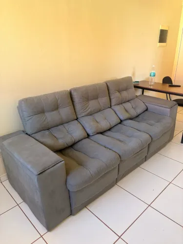 Sofá Retrátil de 3 lugares com porta copos e USB