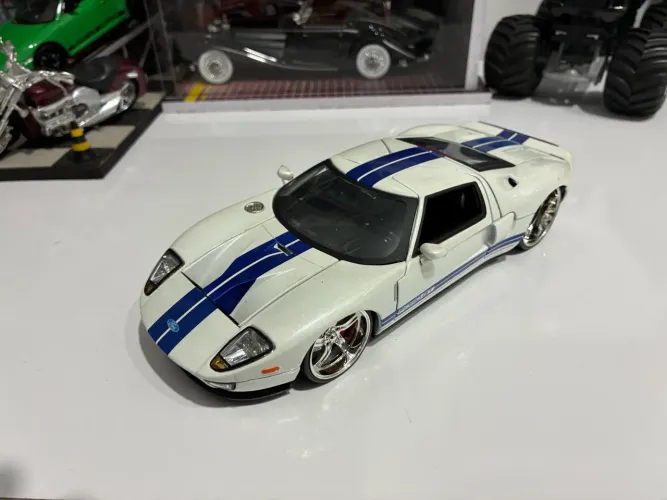 Miniatura Ford GT