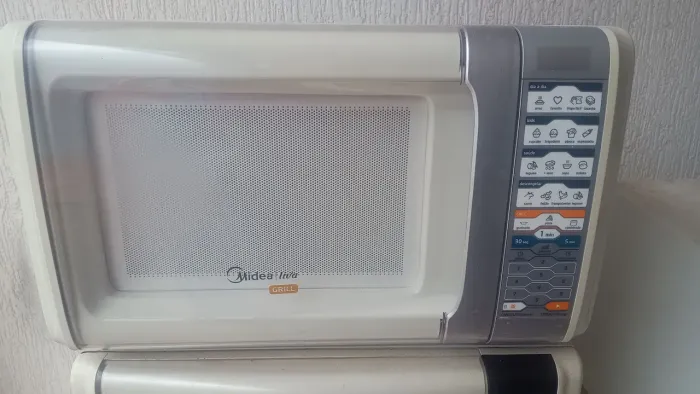 Microondas Midea 30 litros 127V com função Grill