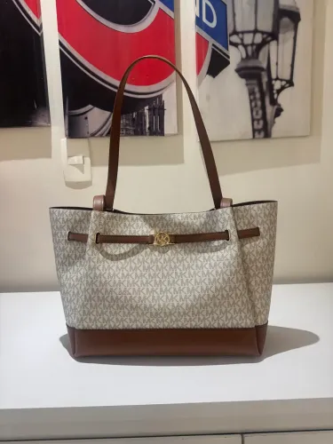 Bolsa grife Michael Kors Original R$ 800,00