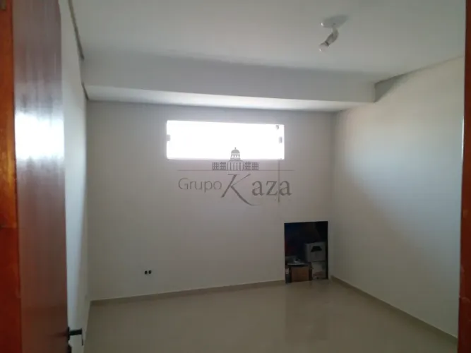 Casa - Sobrado - Vila Industrial - 4 Dormitórios - 290m²