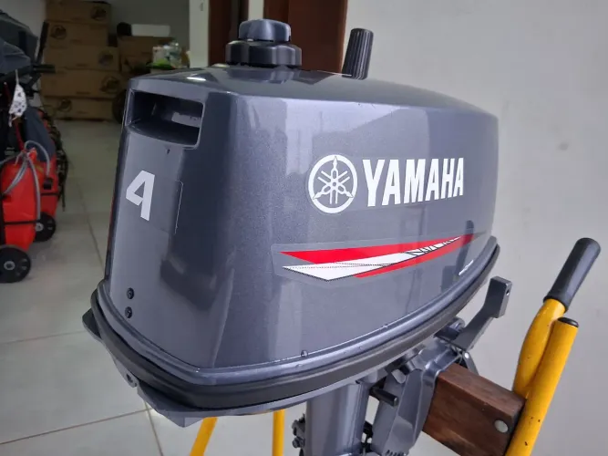 Motor de popa 4hp Yamaha ano 2015 estado de novo,1 vez na água em até 21x no cartão.