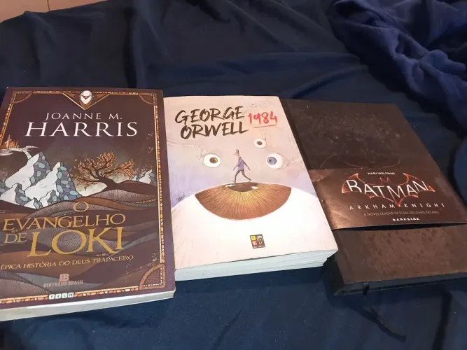 O evangelho de loki + 1984+ batman arkhan night livro