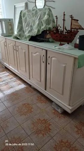 buffet em madeira mogno, laqueado branco