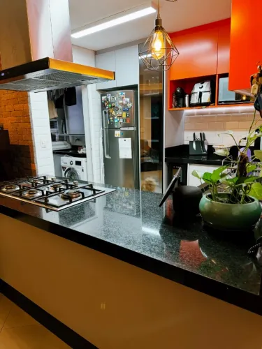 Apartamento Mobiliado | 80m² | Maringá-PR | Centro