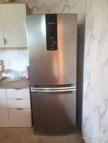 Vendo geladeira Brastemp 447 litros seminova