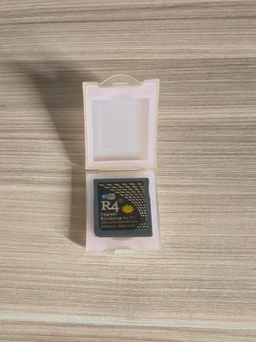 Cartucho R4 Flashcard p/ Nintendo DS (Não testado / Sem sistema)