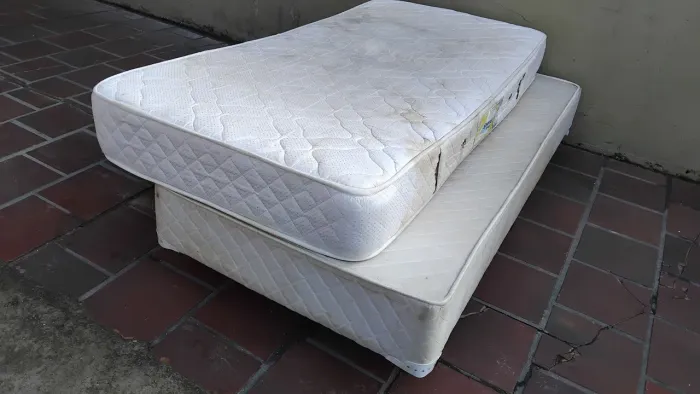Cama Box solteiro Retirar bairro alto próximo shopping jock Próximo do Detran