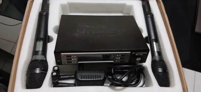 Microfone SENNHEISER Ew135G4 Duplo Profissional Sem Fio