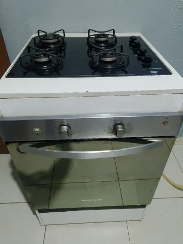 Fogão cooktop e forno Brastemp. Forno preciso de um pequeno reparo no assendedor. 