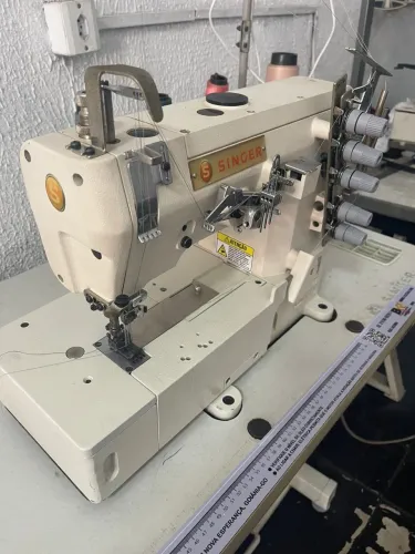 Galoneira industrial singer seminova 2200$