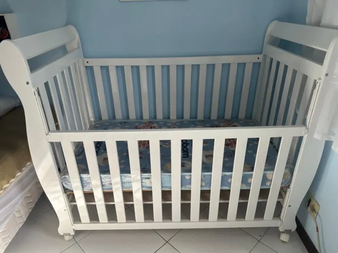 BERÇO POUQUÍSSIMO USADO EM PERFEITO ESTADO