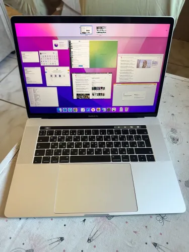 MacBook Pro 15" 2016 Touch Bar | RAM 16GB | SSD 512GB | BATERIA NOVA (24 ciclos)