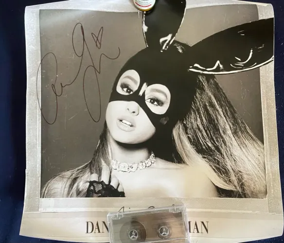 Ariana Grande litografia autografada dangerous woman tour 2017