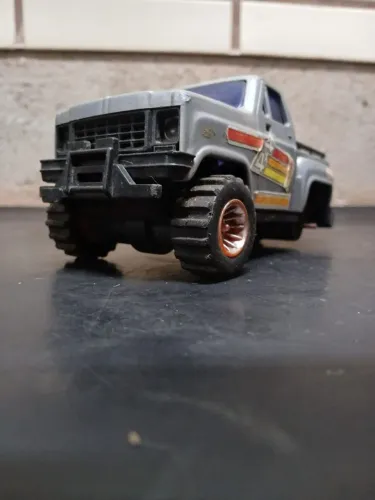 Brinquedo Pick up duro na queda Dx 1000