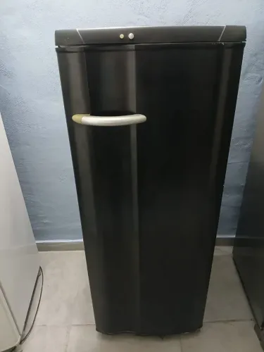 GELADEIRA ELECTROLUX FUNCIONANDO PERFEITAMENTE 599