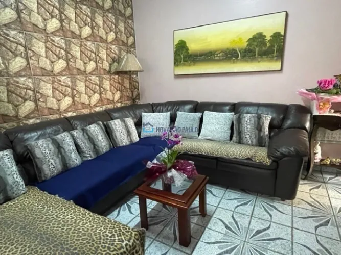 Casa para locação na vila Guarani com 02 quartos e 02 vagas de garagem