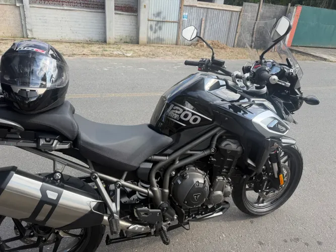TRIUMPH TIGER XR 1200 - 2019 Extremamente Nova com Somente 10.500 kms