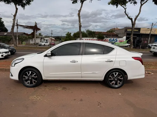 Nissan Versa Unique 1.6 16V Flex 4P Mec. 2016