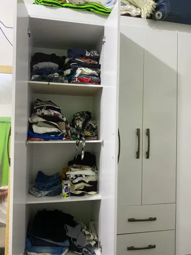 Guarda roupas novinho em folha!