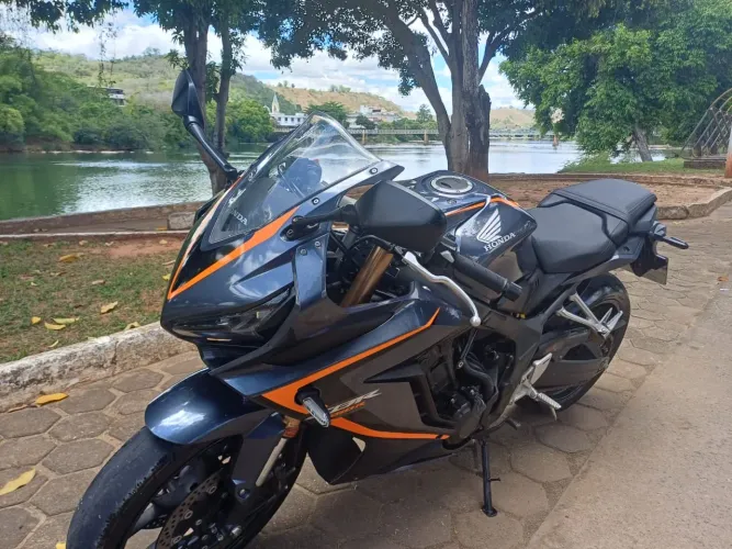 CBR 650r ABS 10.000km original.
