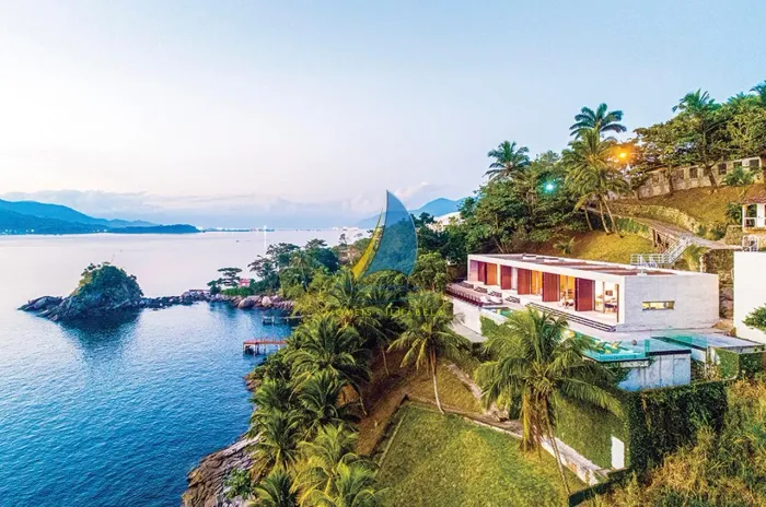 CASA NOVA EM COSTEIRA - VISTA PANORÂMICA PARA O MAR - REGIÃO SUL DE ILHABELA - ESCRITURA D