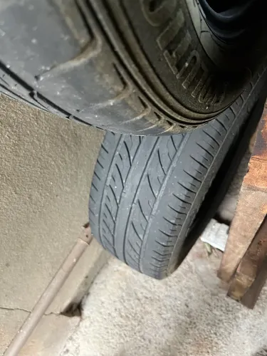 Vendo pneu aro 15