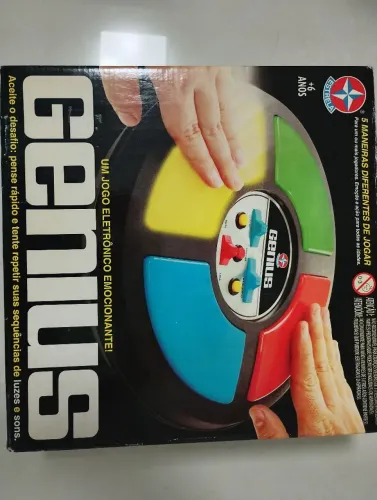 Caixa do brinquedo Genius da Estrela