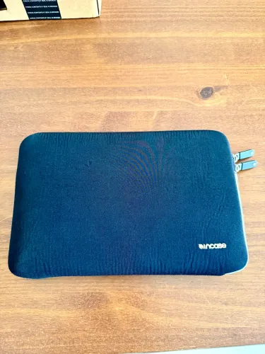 Case Incase p MacBook Air 11,6 Pol. Incase Original da Apple