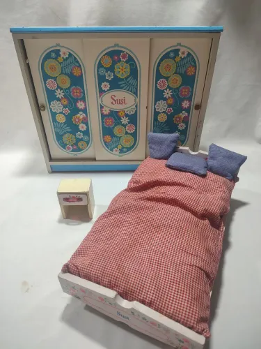 Brinquedo Conjunto de Quarto da Boneca Susi em Madeira 