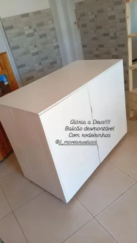 Vendo balcão desmontável em pinos