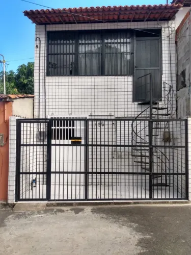 Aluga-se casa altos no Pici