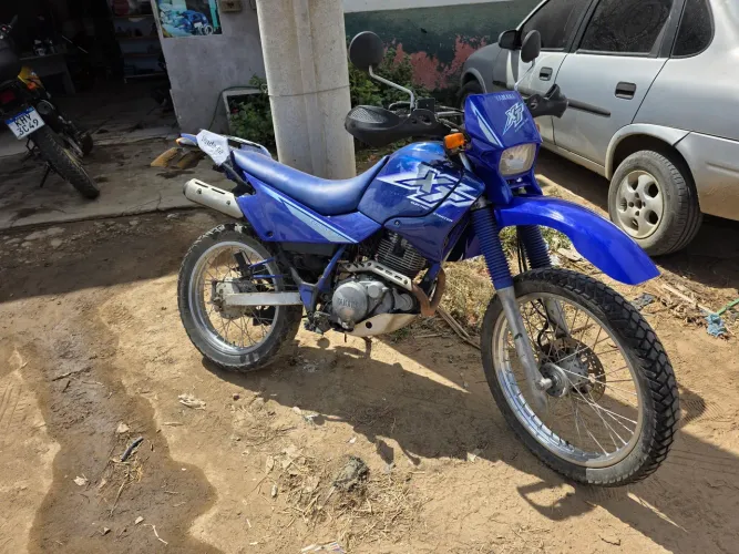 Yamaha XT 225 ano 2000 