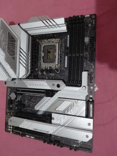 Placa mãe Intel og strix z790-a gaming wifi d4